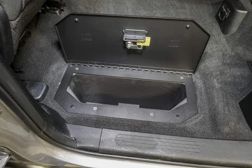Vista 7 de Tuffy Productos de Seguridad - Tapa con Candado En el suelo para Camiones RAM 2019-2023