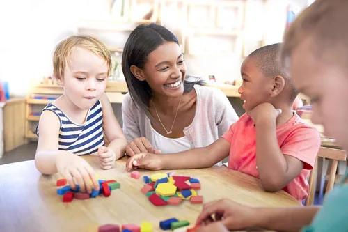 Vista 8 de hand2mind Bloques de patrón de espuma, formas geométricas para niños, juego de patrones, bloques de patrones para niños pequeños, formas para jardín
