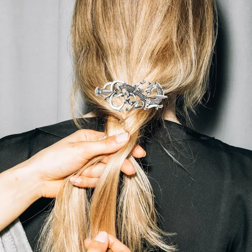 Vista 5 de Lurrose Pinzas para el cabello con diseño de dragón vikingo, pinza para el cabello, aleación irlandesa con palo, para mujer y hombre