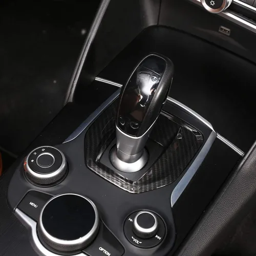 Vista 4 de Pieza de repuesto de fibra de carbono ABS para Alfa Romeo Giulia Stelvio 2017 2018 2019 Interior del coche consola central cambio panel cubierta