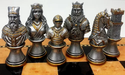 Vista 3 de HPL Medieval Times Crusades Knight - Juego de ajedrez dorado y plateado con tablero de color arce brillante y nogal de 15 pulgadas