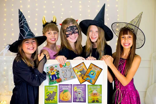 Vista 4 de The Dreidel Company Libros para colorear de Halloween (paquete de 12) recuerdos de fiesta para niños, relleno de bolsas de golosinas de Halloween