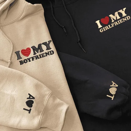 Vista 2 de Sudadera bordada personalizada con texto en inglés "I Love My Girl Friend and Boyfriend" y sudadera con capucha con nombres para parejas en la manga