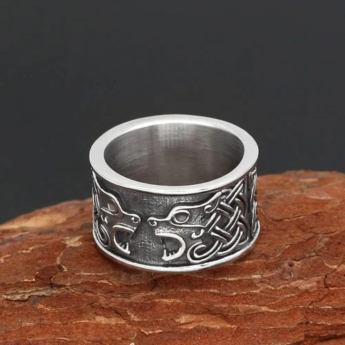 Vista 4 de NIGHTCRUZ Anillo Fenrir de lobo vikingo, anillo de nudo celta con amuleto Veles de guardia eslava, joyería nórdica retro para hombre