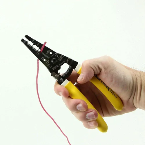 Vista 4 de Klein Tools Cortador/pelacables (K1412) y juego de destornilladores