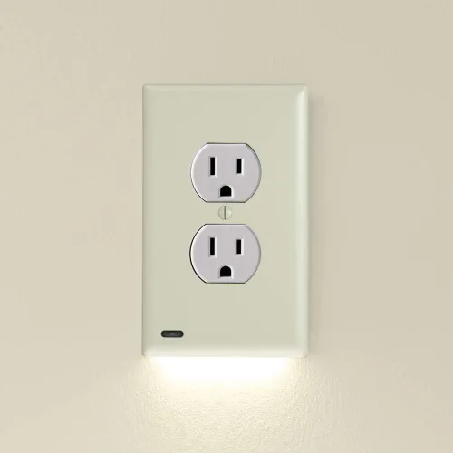 Vista 19 de SnapPower Guidelight, placa cobertor de salida con luces de noche LED