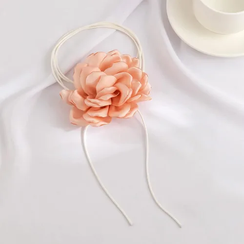 Vista 5 de INENIMARTJ Gargantilla de flores, gargantilla de rosa grande, gargantilla de terciopelo con roseta de flores, collar para mujeres y niñas, novia
