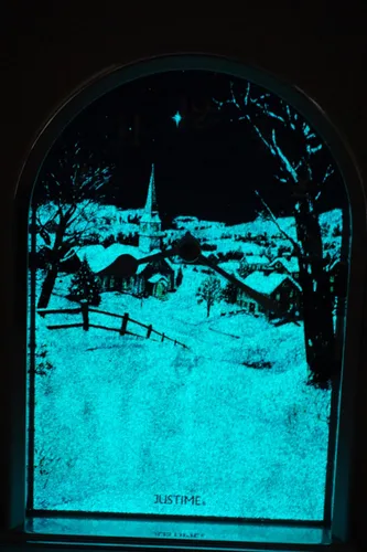 Vista 4 de JUSTIME Reloj de mesa luminoso Polaris Silent Night de 12 canciones de villancicos de Navidad, decoración de Navidad, multicolor, selección