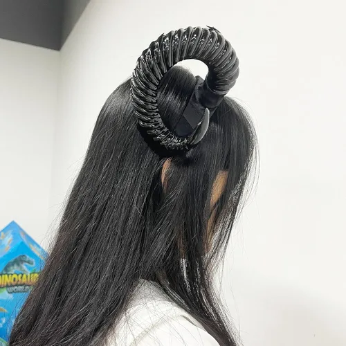 Vista 7 de YuDanae Black Antlers Sheep Horn Gothic Steampunk Devil Demon Horns Headband for Halloween Costume Photo Props