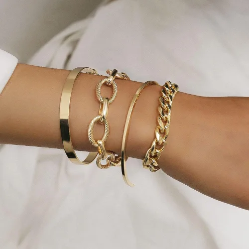 Vista 2 de Juego de 4 pulseras tipo boho para mujeres y niñas con múltiples pulseras apilables para pulseras de cadena cubana.