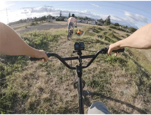 Vista 4 de GoPro Hero7 Black - Cámara de acción impermeable con pantalla táctil 4K Ultra HD Video 12MP Fotos 720p Estabilización de transmisión en vivo
