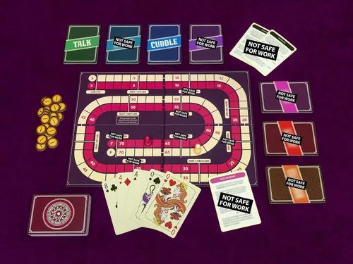 Vista 3 de Poker para parejas - Un juego romántico y atrevido para parejas - Más de 200 desafíos divertidos y preguntas íntimas para una cita nocturna