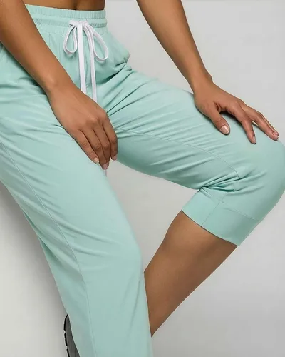 Vista 4 de Real Essentials 3-Pack Women's Ultra Soft Lounge Capri Joggers Sweatpants Athletic Yoga with Pockets(Available in Plus Size)
