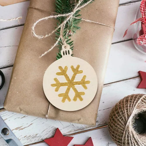Vista 3 de pojah 60 piezas de rebanadas de madera, adornos de Navidad de madera de 4 pulgadas, círculos de madera preperforados sin terminar para centros