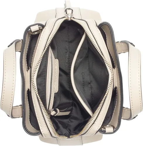 Vista 4 de Calvin Klein Millie 2 en 1 - Mini bolso cruzado con triple compartimento