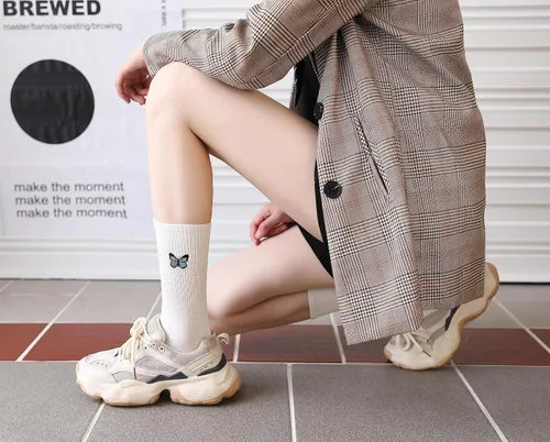 Vista 6 de Calcetines de tobillo alto para mujer, calcetines casuales de punto, lindos calcetines bordados, calcetines suaves de color sólido, 3 pares