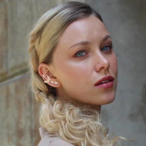 Vista 4 de Aretes de plata de ley 925 para mujer, aretes de mariposa para cartílago de oreja, aretes trepadores de oreja dorados, morados, circonita cúbica