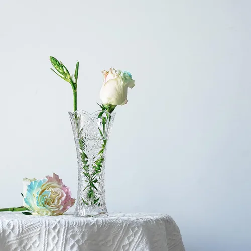 Vista 9 de Kanpura Florero de cristal transparente de 7.6 pulgadas, jarrón de cristal grueso para flores y decoración navideña, diseño de girasol (1 unidad)