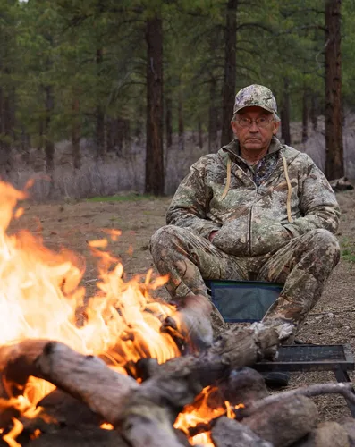 Vista 4 de King's Camo Sudadera clásica con capucha de camuflaje con cremallera completa