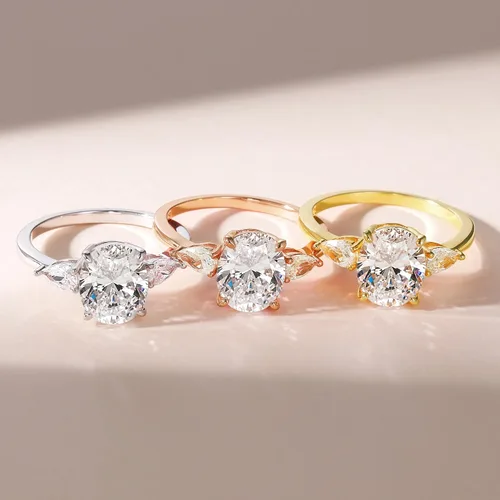 Vista 3 de EAMTI Anillos de compromiso de plata de ley 925 de 3 quilates, 3 piedras, corte ovalado, circonita cúbica, anillos de compromiso de boda para mujer