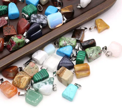 Vista 2 de LHJ 20 dijes de piedra natural irregulares al azar mezclados de ágata de cristal curativo para hacer joyas, collares, aretes, meditación