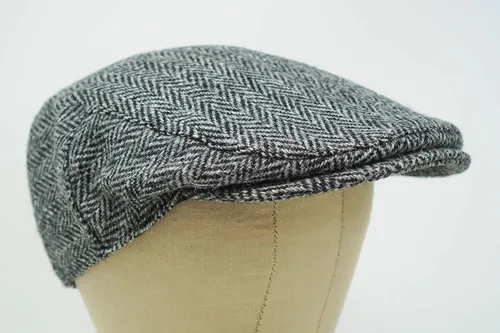 Vista 5 de Borges & Scott Nevis Gorra Plana - 100% Lana Tejida a Mano – Harris Tweed – Resistente al Agua