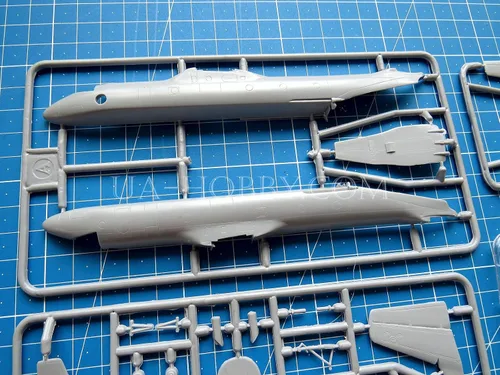 Vista 5 de Sova Modelo 14003-1/144 - An-26. Rizo de código OTAN. Kit de modelado de plástico