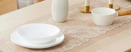 Vista 3 de ASATEX Camino de mesa de encaje de lino dorado de 14 x 36 pulgadas con 2 borlas. El patrón floral clásico y elegante es la opción ideal