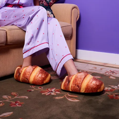 Vista 7 de Coddies Mocasines Pantuflas de pan, pantuflas de felpa novedosas, regalo divertido, agarre antideslizante Hombres, mujeres y niños