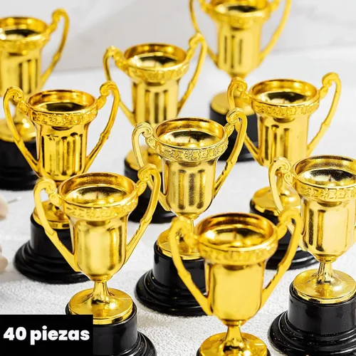 Vista 7 de Paquete de 40 mini trofeos a granel, pequeños trofeos de plástico diminutos para niños de 3.4 pulgadas, pequeña copa de premio dorada, recompensa