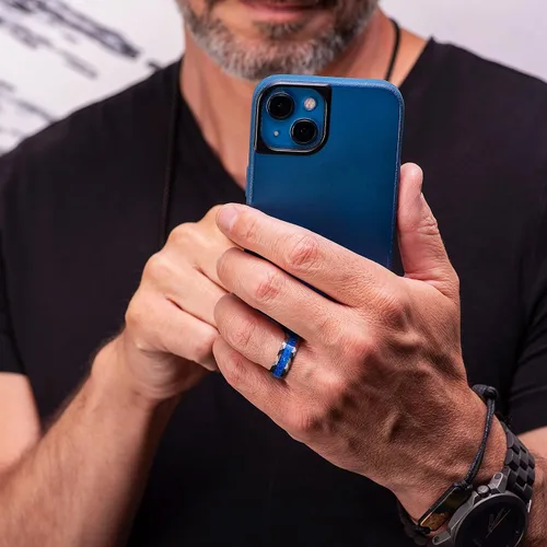 Vista 4 de 100S JEWELRY Anillo de tungsteno con incrustaciones de ópalo azul gris plomizo con borde martillado para hombres, hombres, él, alianza de boda