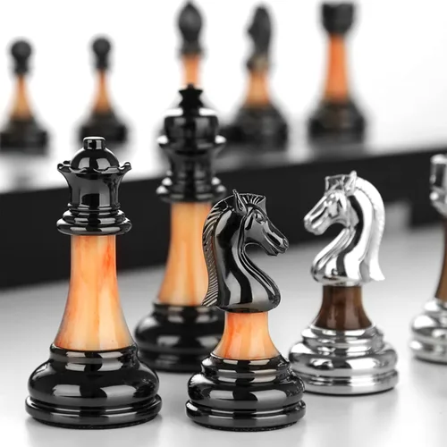 Vista 6 de Metal Chess Set for Adults and Kids – Deluxe Chess Board with Zinc Alloy and Acrylic Chess Pieces – Travel Folding Wooden Chess Board Set with Metal