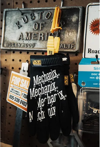 Vista 2 de Mechanix Wear: Clips para Guantes de Cinturón – Material No Conductivo, Desmontables, Diseño Anti-Rotura para Seguridad, Clips para Guantes