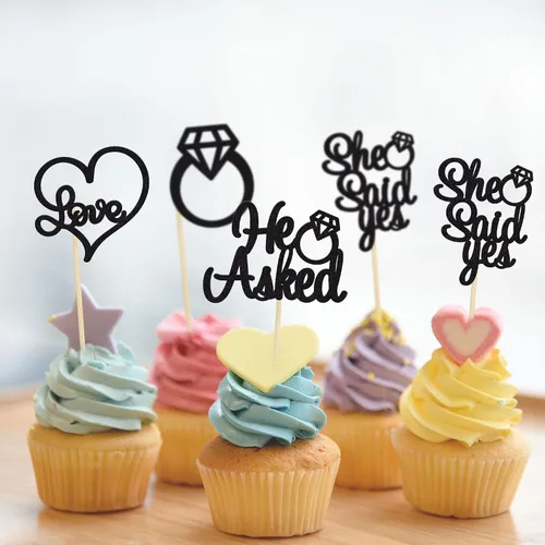 Vista 6 de Gyufise Paquete de 24 adornos para cupcakes con purpurina negra con la frase "He Asked She Said Yes" para cupcakes, anillos de corazón con purpurina