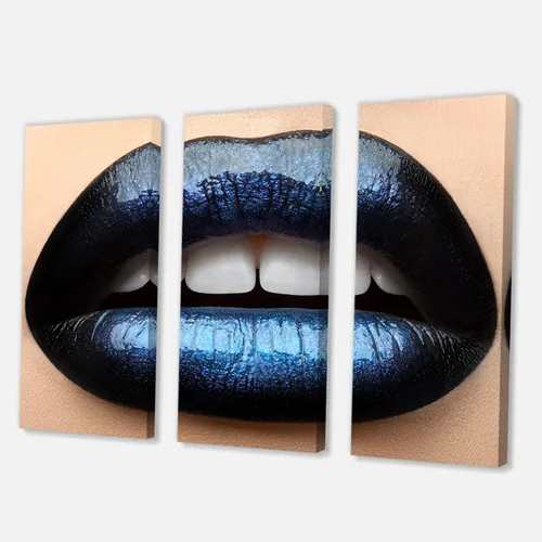 Vista 2 de DesignQ Labios de mujer con lápiz labial negro y azul moderno lienzo arte de pared