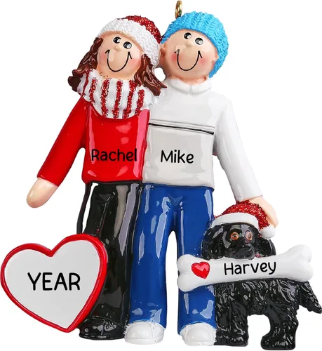 Vista 10 de Adorno personalizado para pareja con perro 2025 – Recuerdo de árbol de Navidad de familia de 2 Grabado con láser recién casado con cachorro