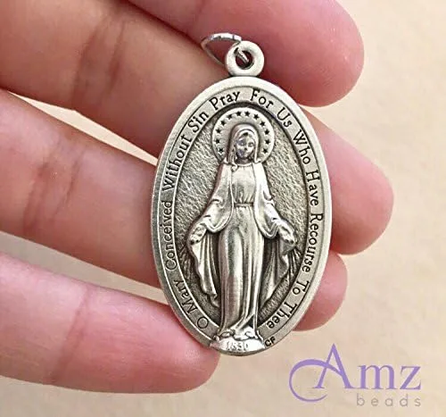 Vista 3 de AMZ Beads - Mayorista de muchos colgantes de medalla milagrosa XL de María 175 pulgadas de alto x 1 pulgadas de ancho acabado de buey plateado