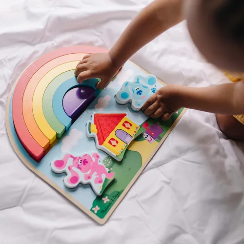 Vista 2 de Melissa & Doug Blue's Clues & You! Rompecabezas de madera con diseño de arco iris (9 piezas)