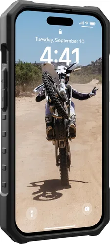 Vista 8 de URBAN ARMOR GEAR UAG - Funda compatible con iPhone 15 de 6.1 pulgadas, Pathfinder transparente ceniza/negro, imán integrado compatible con carga