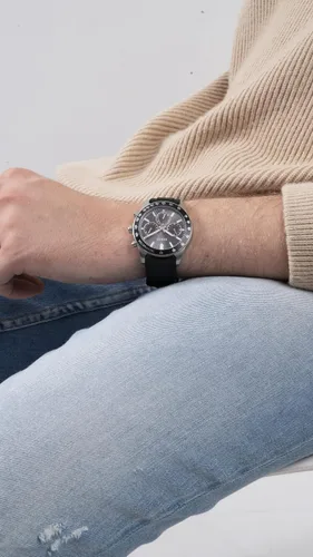 Vista 6 de GUESS Reloj multifunción de 1654in plateado