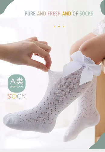 Vista 3 de QandSweet Calcetines hasta la rodilla para bebé, calcetines antideslizantes para recién nacidos, calcetines antideslizantes