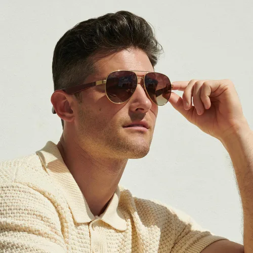 Vista 6 de Lucyd Gafas de sol UV Bluetooth para hombre con micrófono con cancelación de ruido, compatibles con asistente de voz Siri y Alexa, conducción