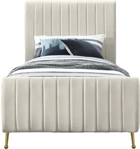 Vista 4 de Meridian Furniture Colección moderna Zara Cama tapizada de terciopelo contemporáneo con acolchonamiento de canal profundo y patas doradas a Crema