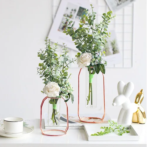 Vista 2 de FSyueyun Florero de oro rosa para decoración del hogar con estante de metal, jarrones de vidrio dorado para centros de mesa, jarrones de brote