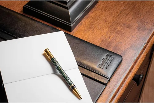 Vista 9 de DACASSO Tapete clásico de cuero para escritorio con rieles laterales - Secante de escritorio de cuero de lujo para escribir - Protector acolchado