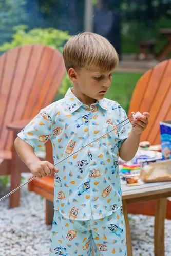 Vista 4 de Bluey Camisa y pantalones cortos hawaianos familiares con botones y muffin de bingo