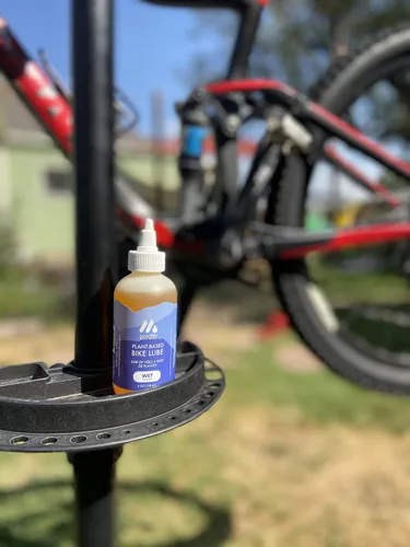 Vista 4 de mountainFLOW - Lubricante para bicicleta - Húmedo A base de plantas y biodegradable 0% de petróleo Rápido + suave Condiciones de conducción