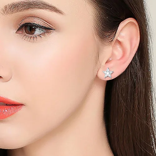 Vista 4 de Aretes de plata fina 925 en forma de corazón colgante para mujeres y niñas.
