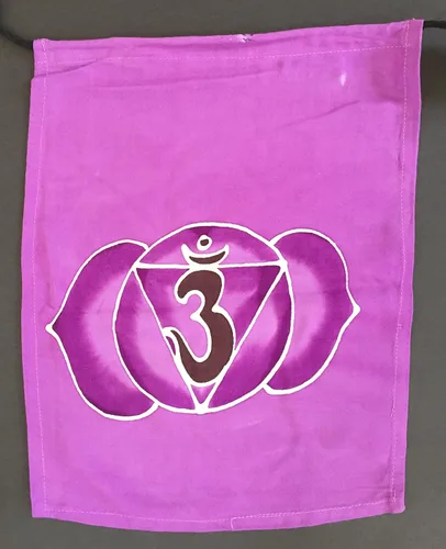 Vista 8 de Bandera tibetana de oración de chakras para colgar en la pared, decoración de meditación de yoga con 7 chakras, pintada con batik, tamaño XLG