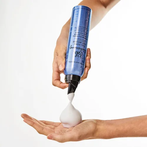 Vista 4 de Bumble and bumble. Thickening Full Form Soft Hair Mousse Volumizing Hair Mousse Adds Heat Protection and Soft Hold Anti Frizz For Fine to